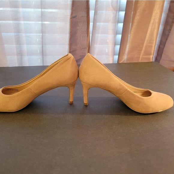 BRAND NEW WOMEN"S FOREVER 21 HIGH HEEL PUMP SHOES - Picture 5 of 16